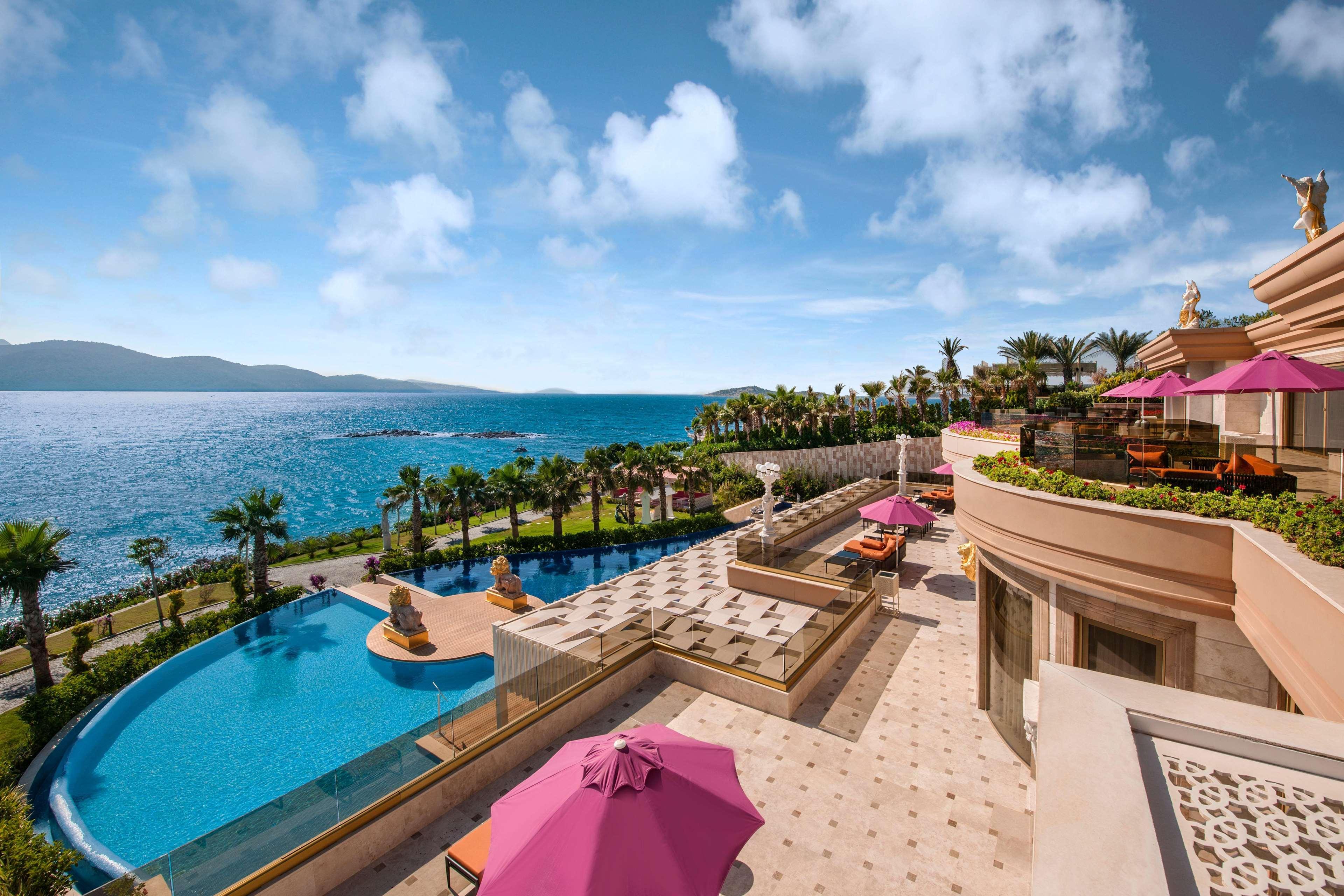 Курортний комплекс The Plaza Bodrum 5*